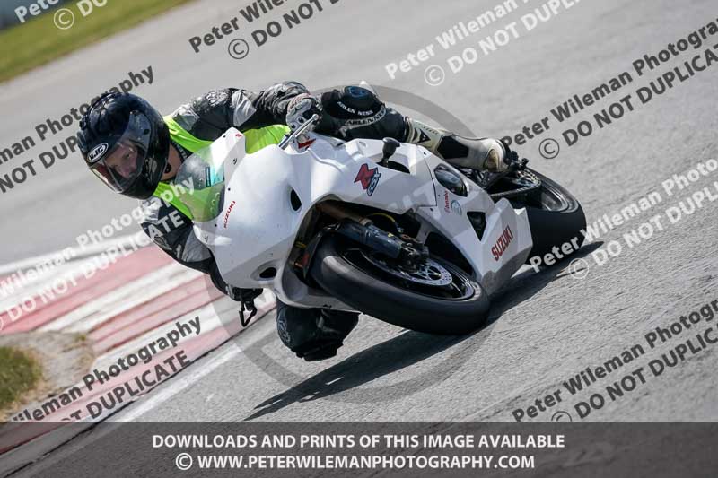 donington no limits trackday;donington park photographs;donington trackday photographs;no limits trackdays;peter wileman photography;trackday digital images;trackday photos